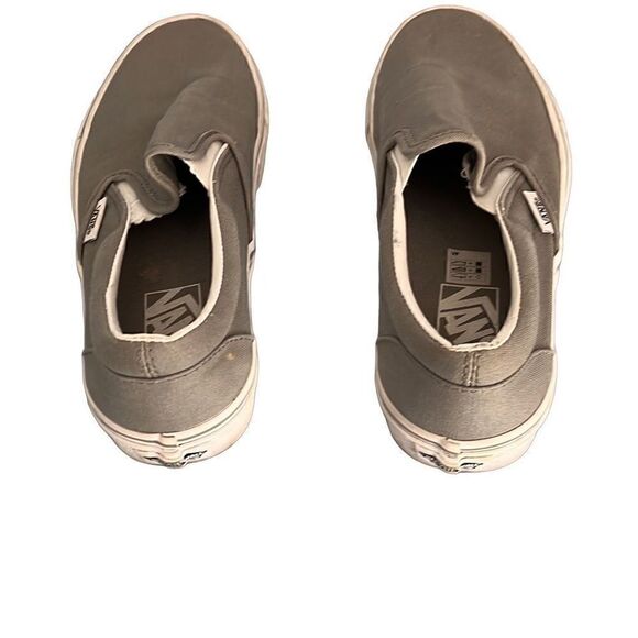Athletic_Shoes